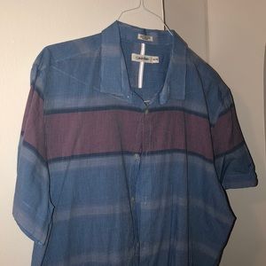 Short sleeve button down